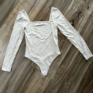 Aritzia Babaton Squareneck Longsleeve bodysuit